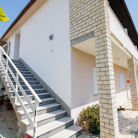 Rooms & Apartment Albina Baška Exterior foto