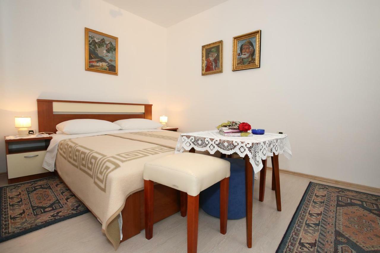 Rooms & Apartment Albina Baška Exterior foto