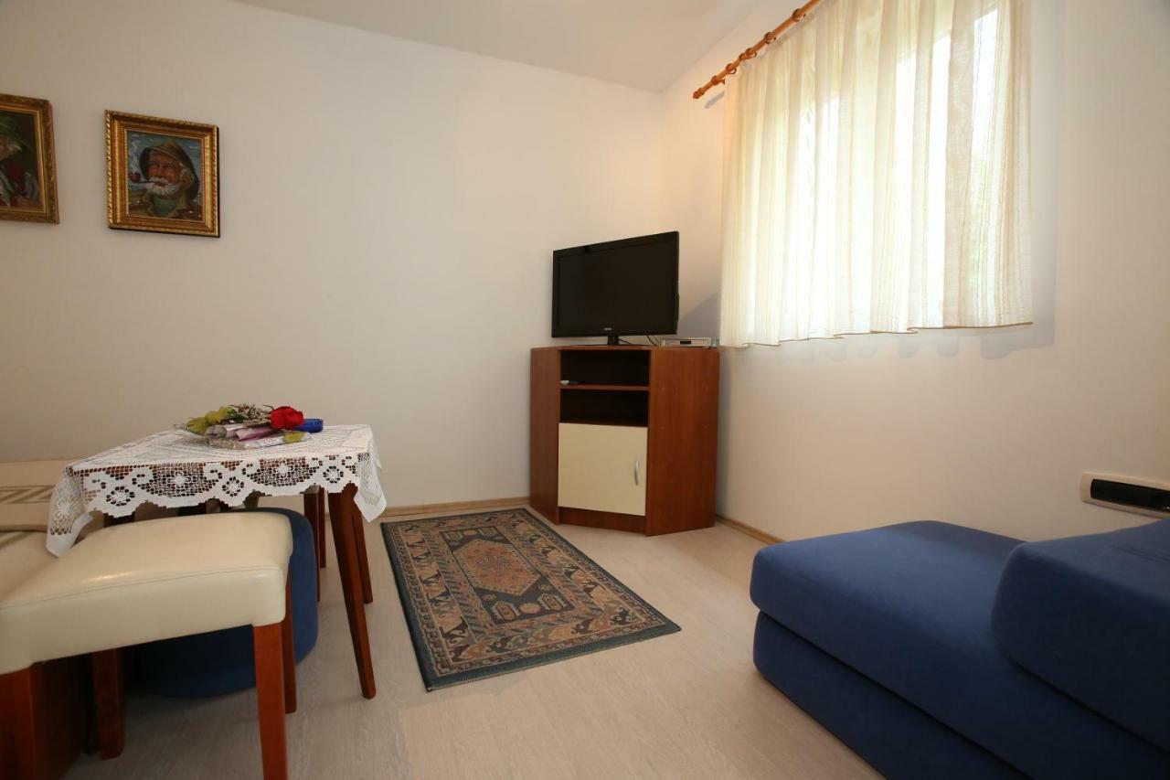 Rooms & Apartment Albina Baška Exterior foto