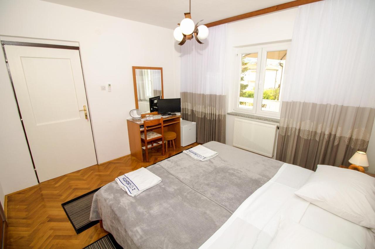 Rooms & Apartment Albina Baška Exterior foto