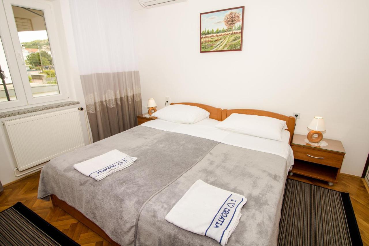 Rooms & Apartment Albina Baška Exterior foto