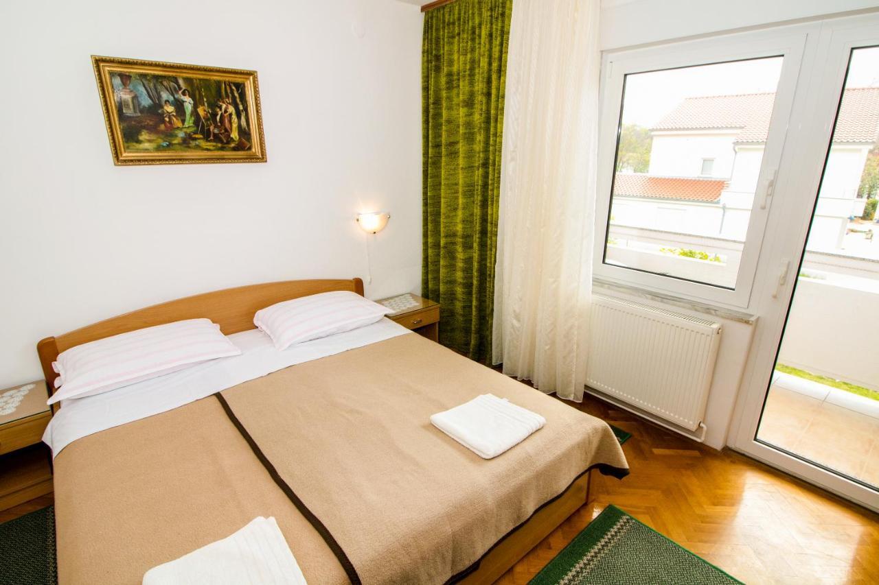 Rooms & Apartment Albina Baška Exterior foto