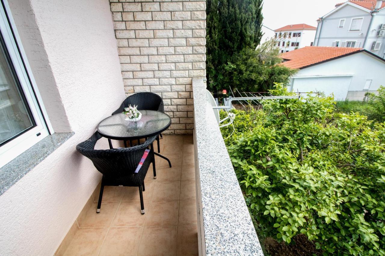 Rooms & Apartment Albina Baška Exterior foto