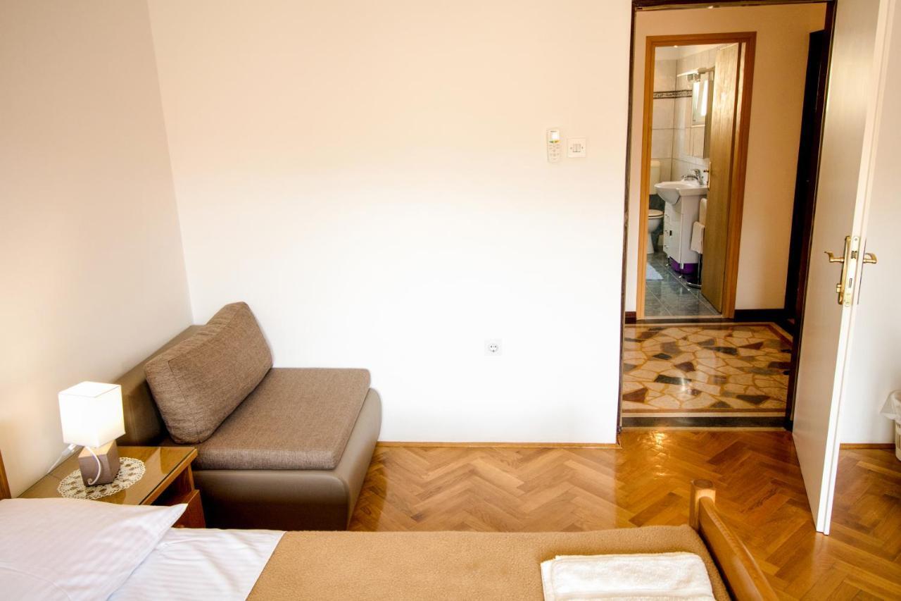 Rooms & Apartment Albina Baška Exterior foto