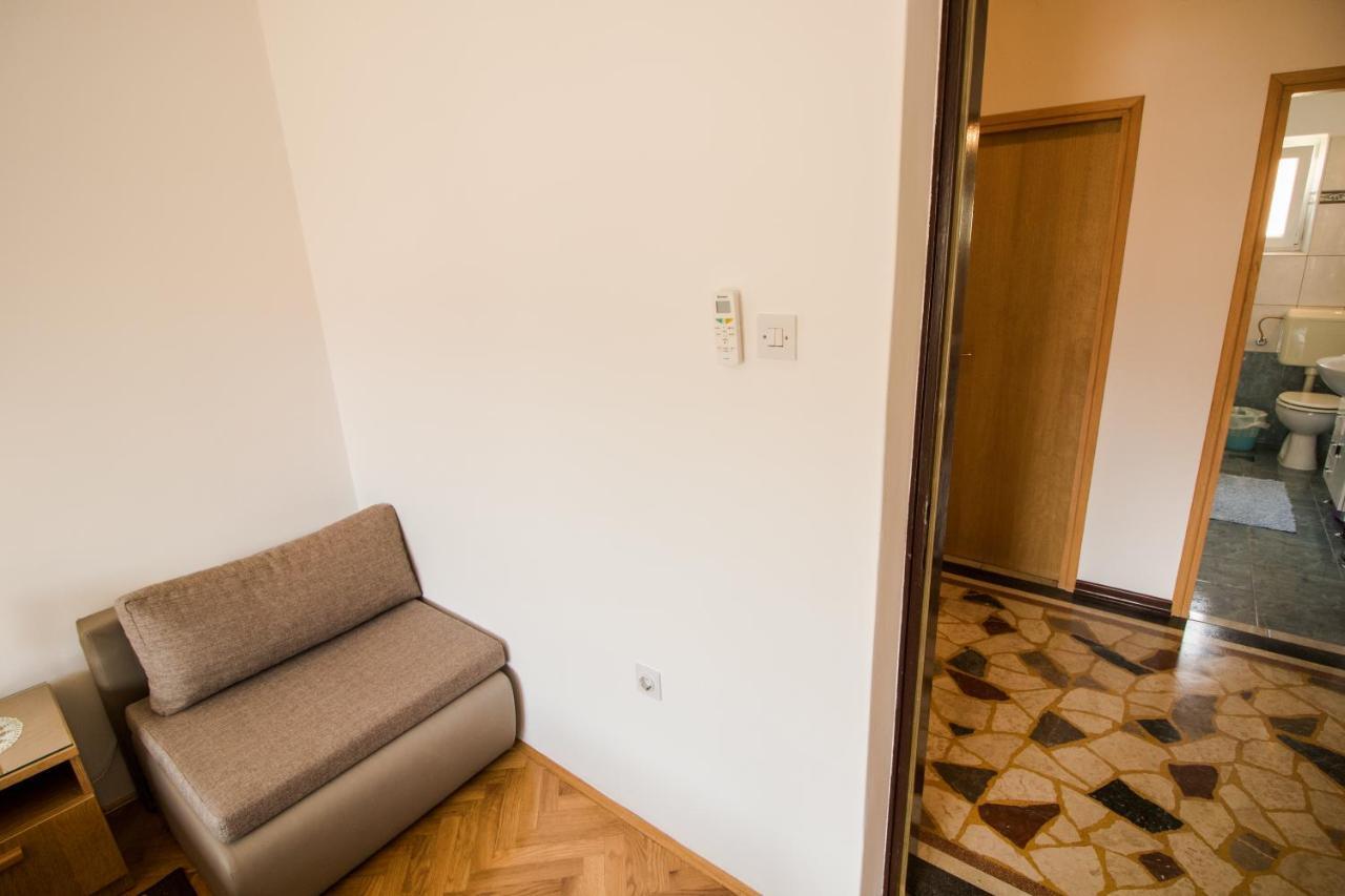 Rooms & Apartment Albina Baška Exterior foto