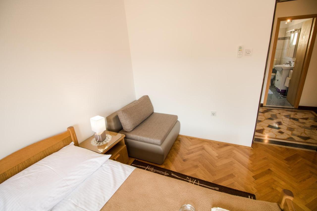 Rooms & Apartment Albina Baška Exterior foto