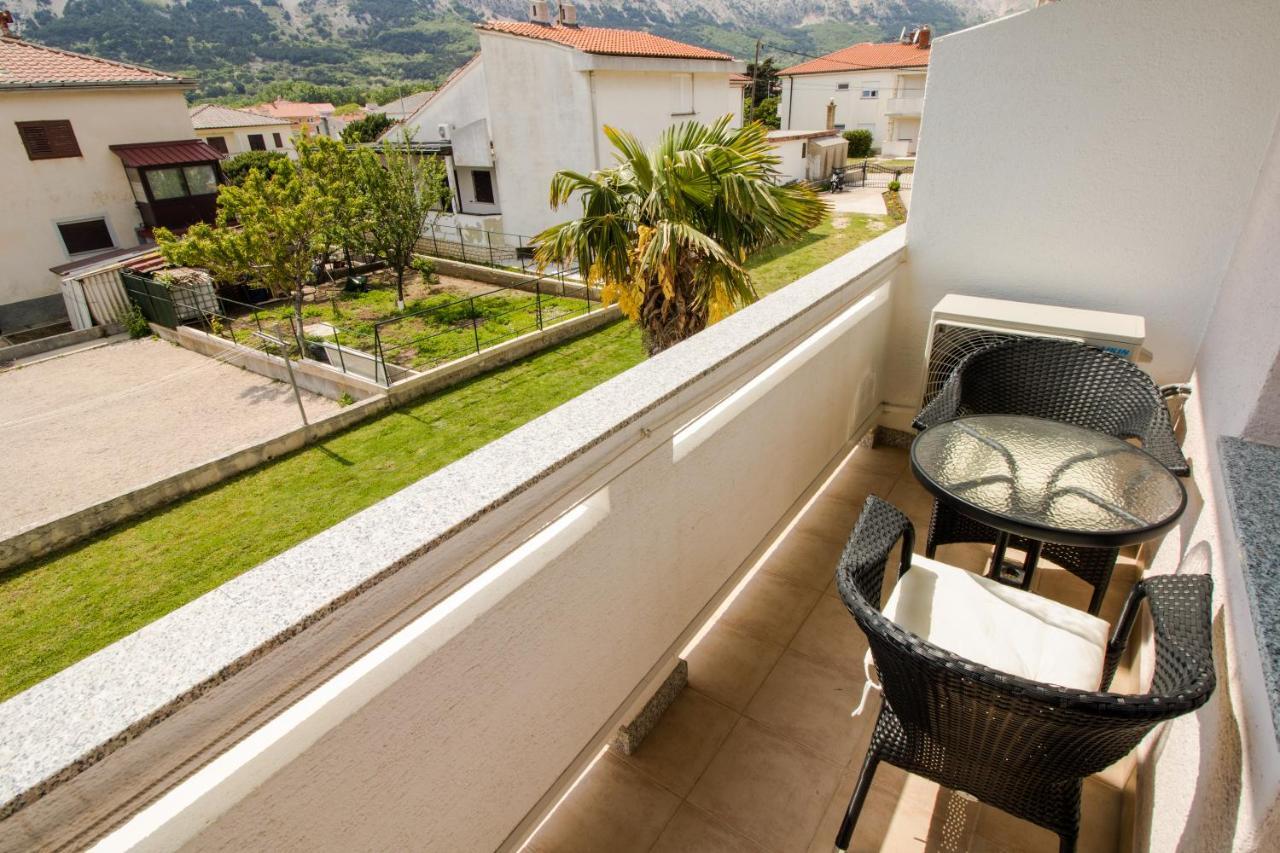 Rooms & Apartment Albina Baška Exterior foto