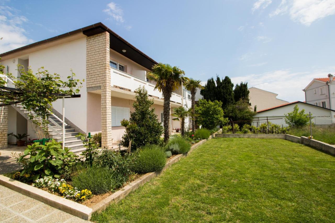 Rooms & Apartment Albina Baška Exterior foto