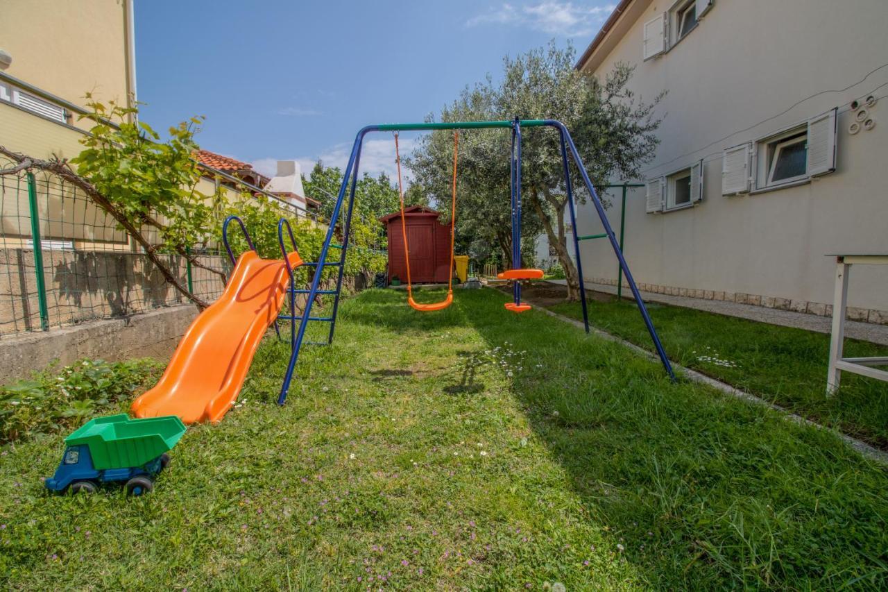 Rooms & Apartment Albina Baška Exterior foto